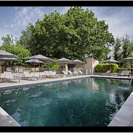 Du Pont Hotel 3*
