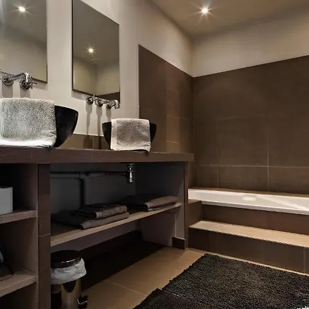 Du Pont Hotel 3*