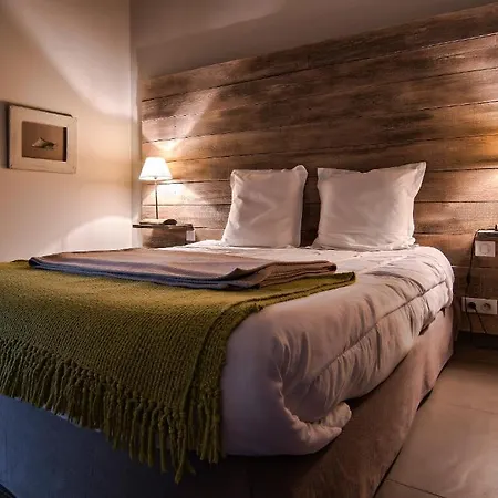 Hotel Du Pont 3*