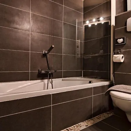 Du Pont Hotel 3*